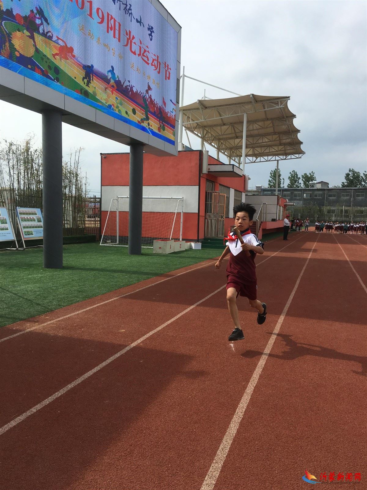临沂新桥小学举办第三届体育节暨2019年阳光趣味田径运动会