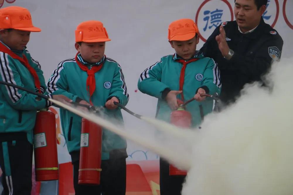 临沂新桥小学深入开展冬季消防安全教育活动
