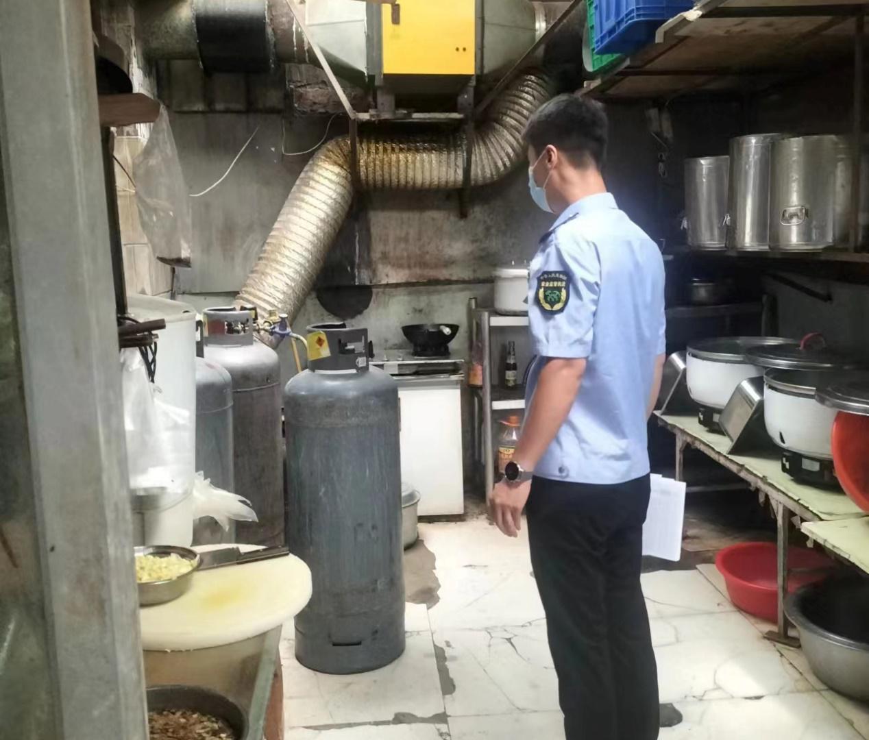 查危除患不停歇-张王庄社区加强夏季消防安全隐患排查工作